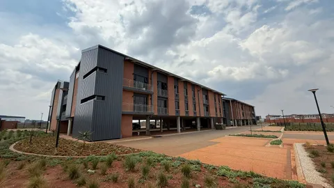 Olivewood Hub - Corner R21 and R25 Kempton Park 